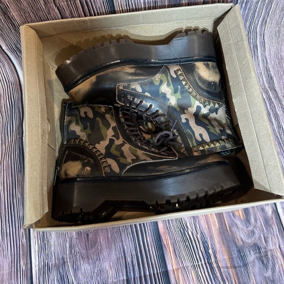 STEVE MADDEN Avenger Camo Combat Style Studded Boots Size 9 New - Picture 8 of 12